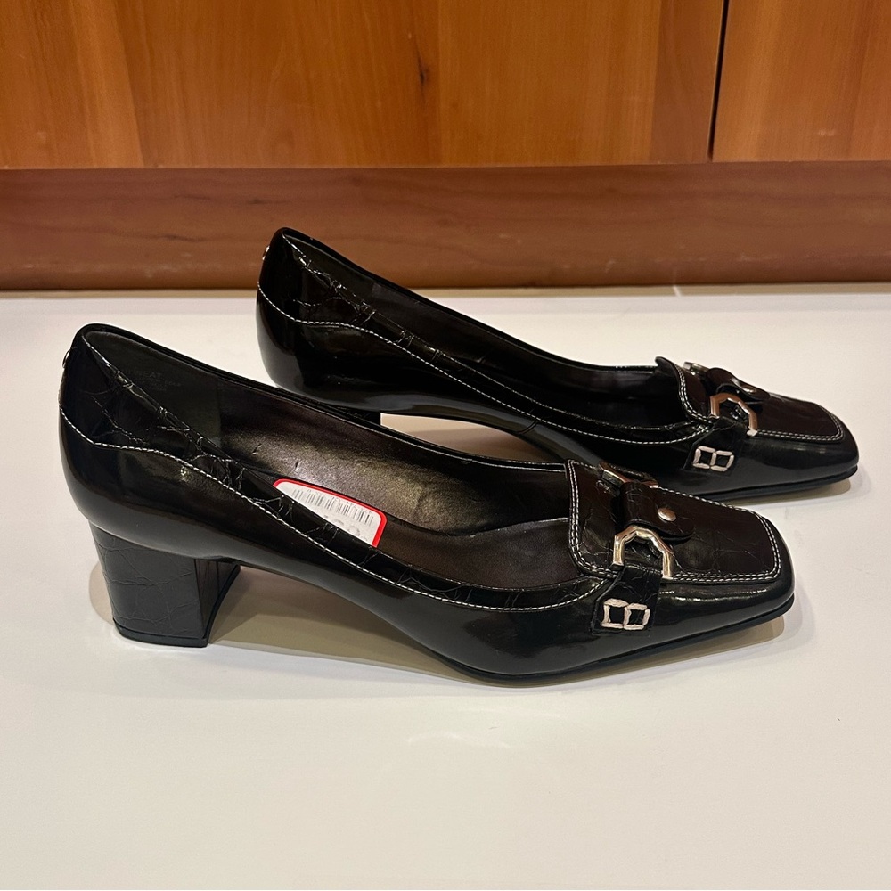 Vintage NWT Joan & David Black Croc-Embossed Low-Heeled Loafers - Picture 3 of 7